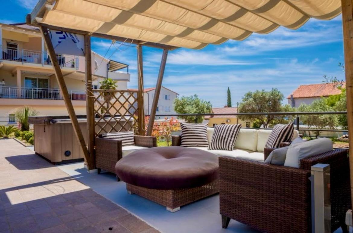 Kristal Paris Resort Novalja Exterior photo