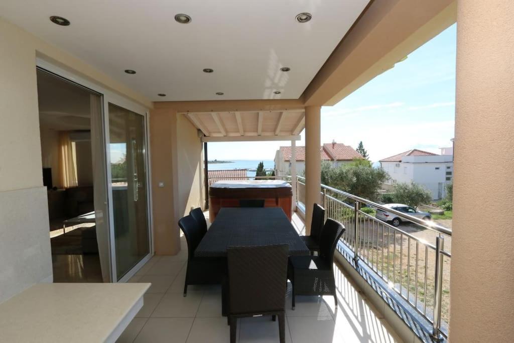 Kristal Paris Resort Novalja Exterior photo